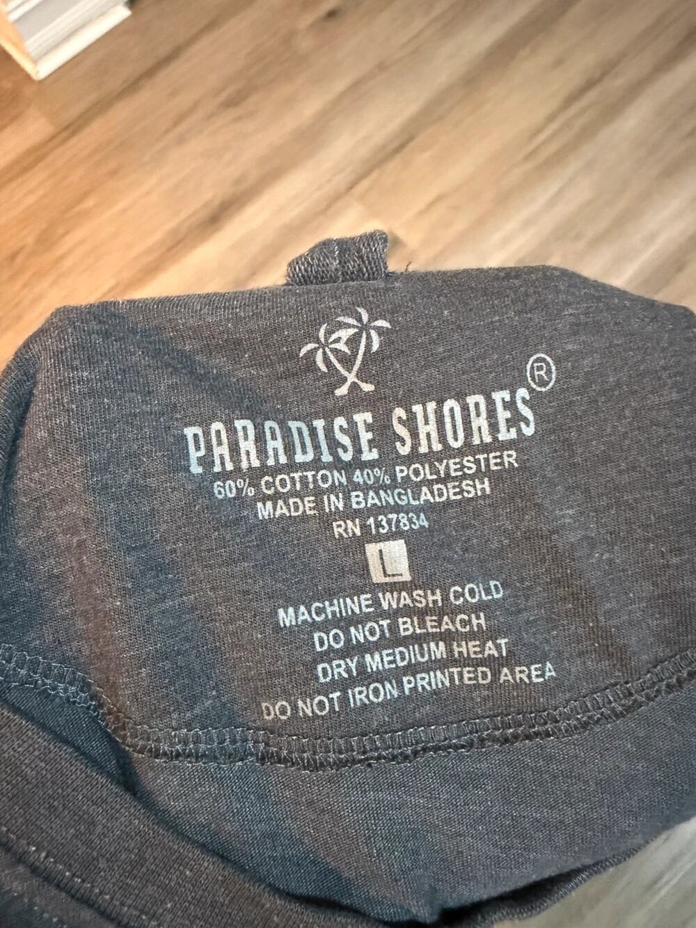 Graphic tee (L) - Picture 2 of 2